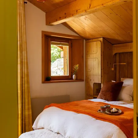 Chalet Three Bedroom Lemon Pit